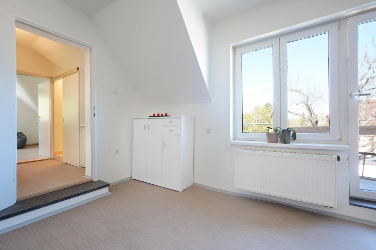 Apartmany Jevany Экстерьер фото