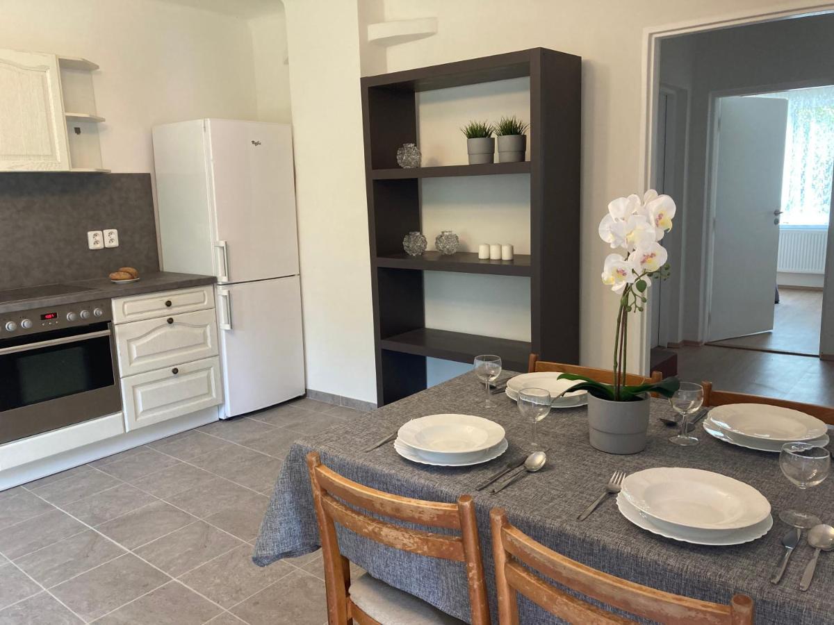 Apartmany Jevany Экстерьер фото