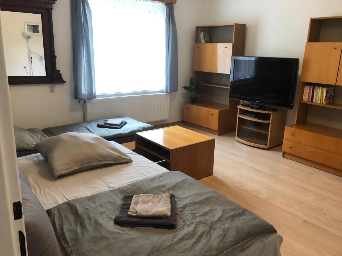 Apartmany Jevany Экстерьер фото